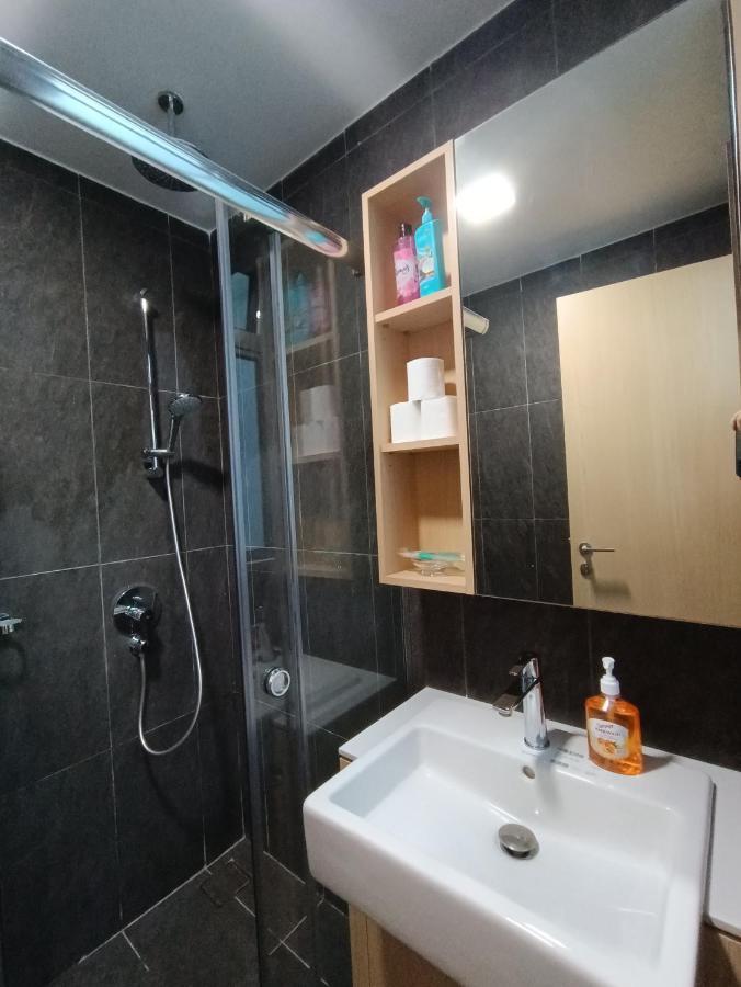 Lx 39a Balcony Klcc View 1 Bedroom Infinity Pool * Kuala Lumpur