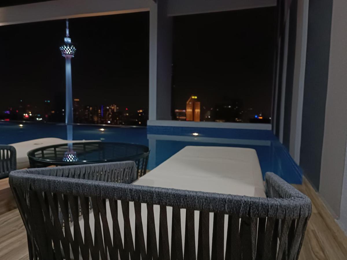 Lx 39a Balcony Klcc View 1 Bedroom Infinity Pool Apartment
