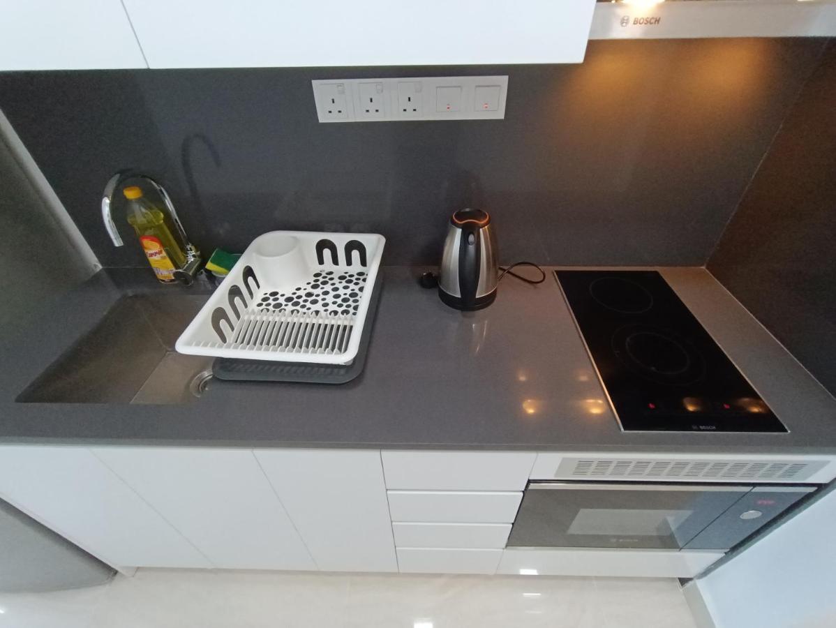 Lx 39a Balcony Klcc View 1 Bedroom Infinity Pool * Kuala Lumpur